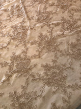 Carica l'immagine nel visualizzatore di Gallery, Tovaglia in pizzo Divina Atelier 17