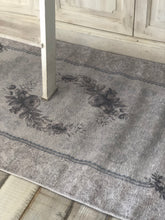 Carica l'immagine nel visualizzatore di Gallery, Tappeti desert rose Atelier 17 85x150