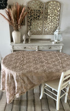 Carica l'immagine nel visualizzatore di Gallery, Tovaglia in pizzo Divina Atelier 17