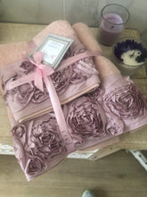 Carica l'immagine nel visualizzatore di Gallery, Set asciugamani L'Amour toujours Atelier 17