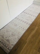 Carica l'immagine nel visualizzatore di Gallery, Passatoia cucina o ingresso stile nordico scandinavo