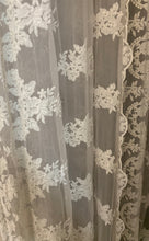 Carica l'immagine nel visualizzatore di Gallery, Tendone pizzo Versailles - Chez Moi Collection- 135x3 mt