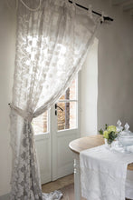 Carica l'immagine nel visualizzatore di Gallery, Tendone pizzo Versailles - Chez Moi Collection- 135x3 mt