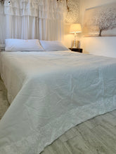 Carica l'immagine nel visualizzatore di Gallery, Trapuntino matrimoniale Cloe Atelier 17