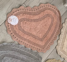 Carica l'immagine nel visualizzatore di Gallery, tappeto bagno cuore Atelier 17 55x65