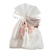 Carica l'immagine nel visualizzatore di Gallery, Angioletti in gesso profumato da appendere Mathilde M