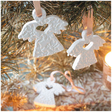 Carica l'immagine nel visualizzatore di Gallery, Angioletti in gesso profumato da appendere Mathilde M