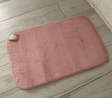 Carica l'immagine nel visualizzatore di Gallery, tappeto in ecopelliccia lapin 60x110 cm L'Atelier 17 diversi colori