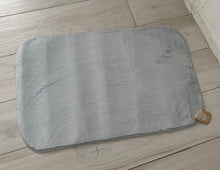 Carica l'immagine nel visualizzatore di Gallery, tappeto in ecopelliccia lapin 60x110 cm L'Atelier 17 diversi colori