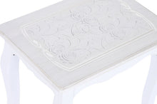 Carica l&#39;immagine nel visualizzatore di Gallery, set tre tavolini shabby ad incastro in legno bianco con ripiani naturali
