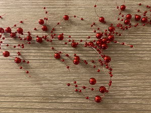 Ghirlanda di Natale con palline di colore rosso 130 cm