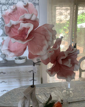 Carica l&#39;immagine nel visualizzatore di Gallery, Peonia rosa artificiale 96 cm
