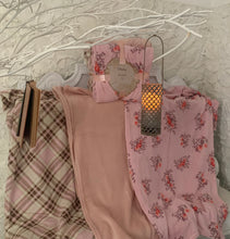 Carica l&#39;immagine nel visualizzatore di Gallery, Set tre plaids rosa, tartan e floreale PROMOZIONE SPECIALE-variante 2
